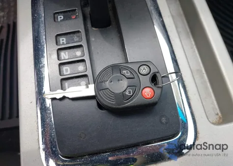 2010 Ford Escape Xlt из США, поврежденный, VIN 1FMCU9DG7AKB54333